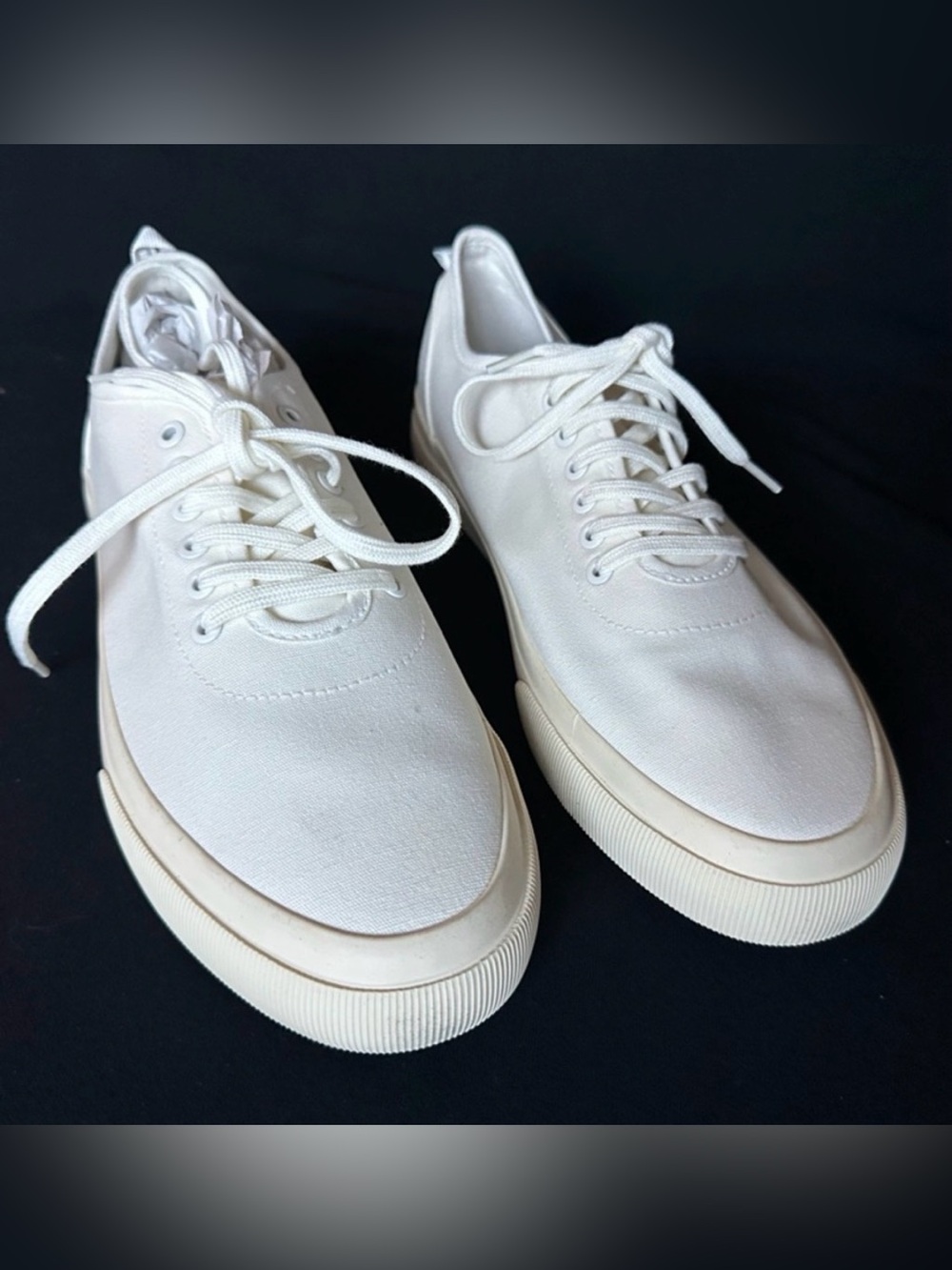 Everlane Low-Top Off-White Canvas Sneakers new with imperfections